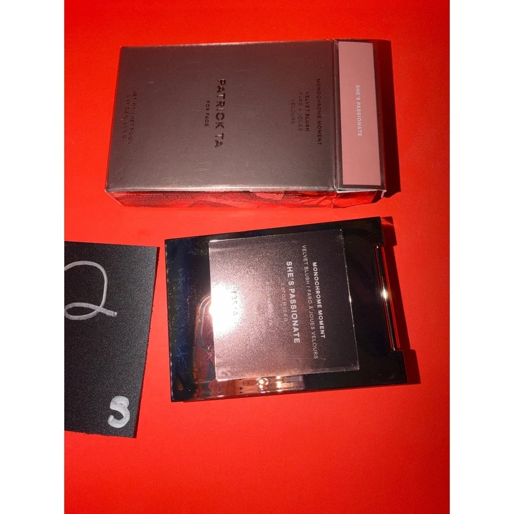 Patrick Ta Velvet Blush 0.37 Monochrome Moment She's Passionate Compact
